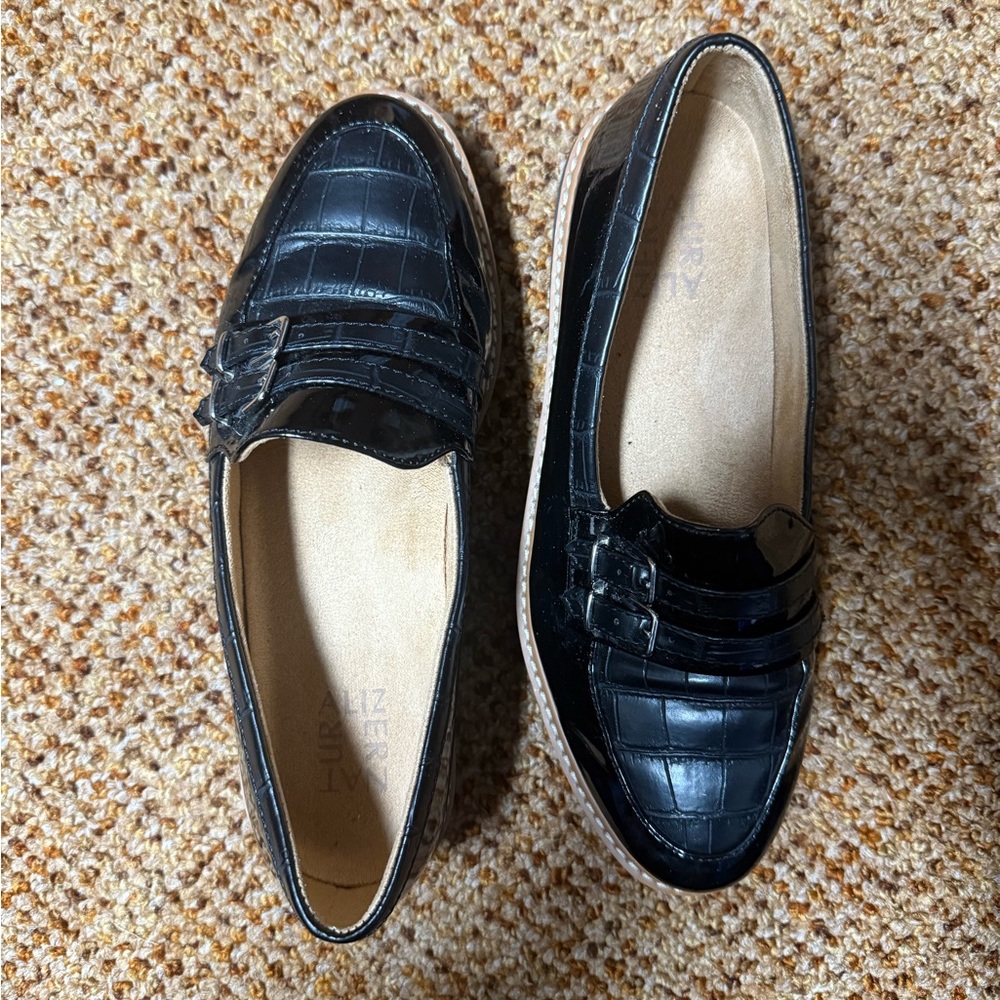 Naturalizer - Women’s Black Loafer - Size 7 - Cushion Heel - Silver Buckle
